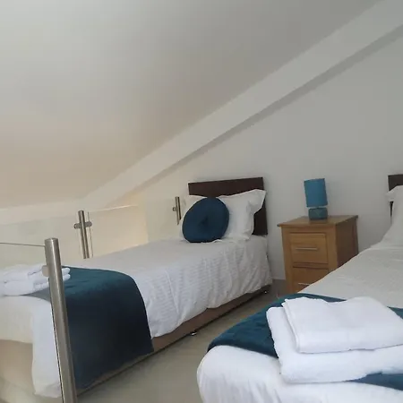 Luxury With Private Pool Walking Distance To And Marina Villa Quarteira