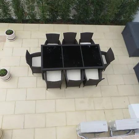 Luxury With Private Pool Walking Distance To And Marina *