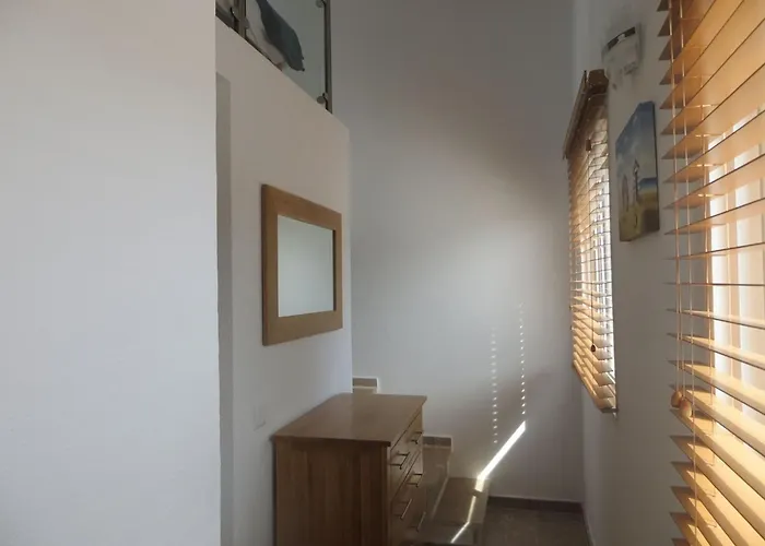 Luxury With Private Pool Walking Distance To And Marina 别墅