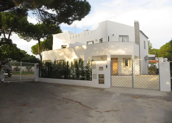 Luxury With Private Pool Walking Distance To And Marina *