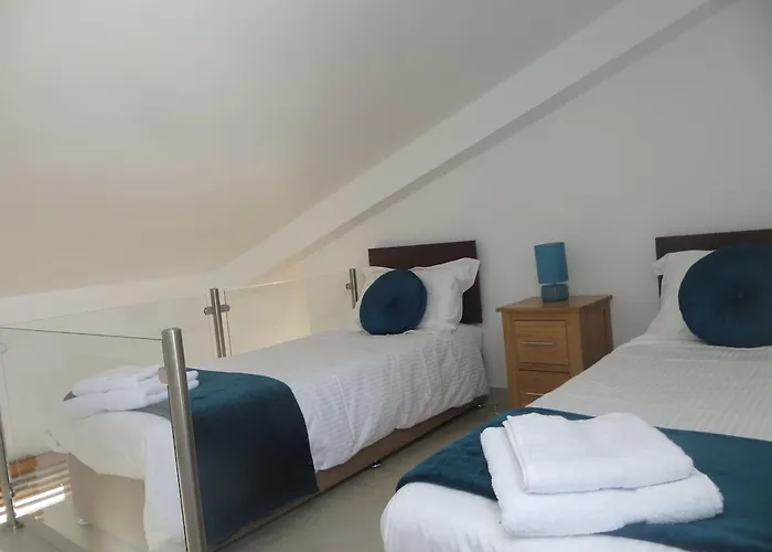 Luxury With Private Pool Walking Distance To And Marina Вилла Картейра